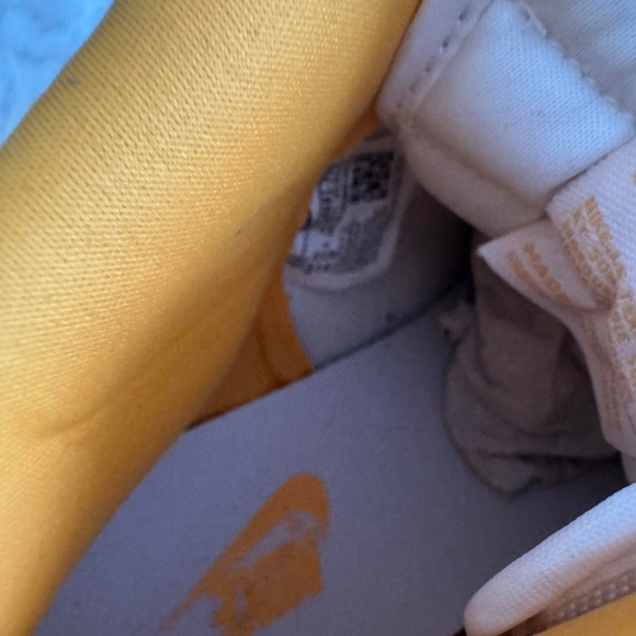 ✰ nike dunk high in university gold/white colorway ✰ - Picture 7 of 7